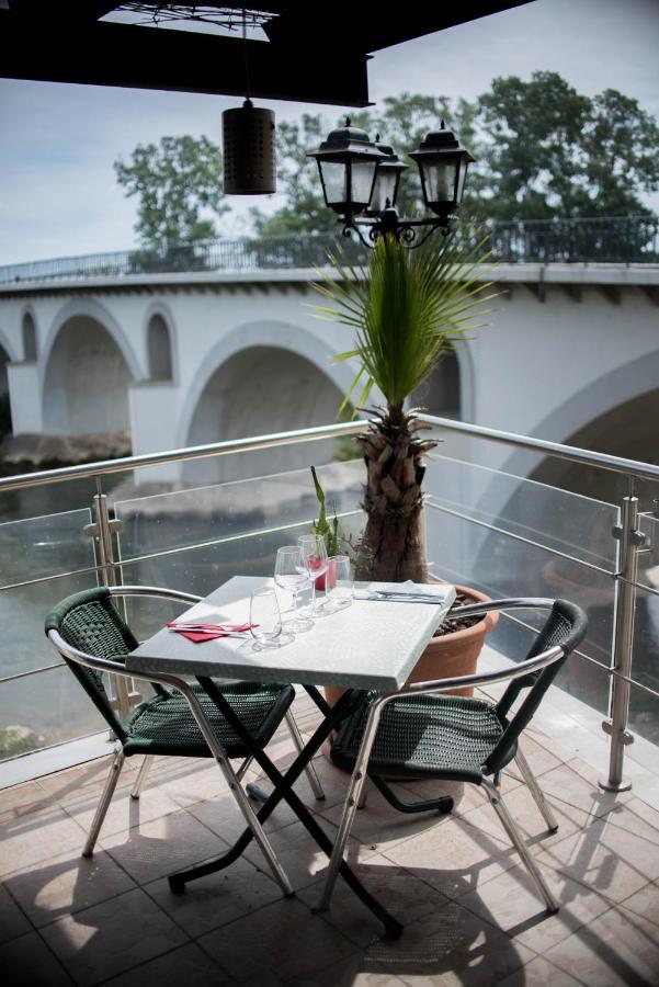 Hôtel restaurant Mon Auberge Lunel  Buitenkant foto