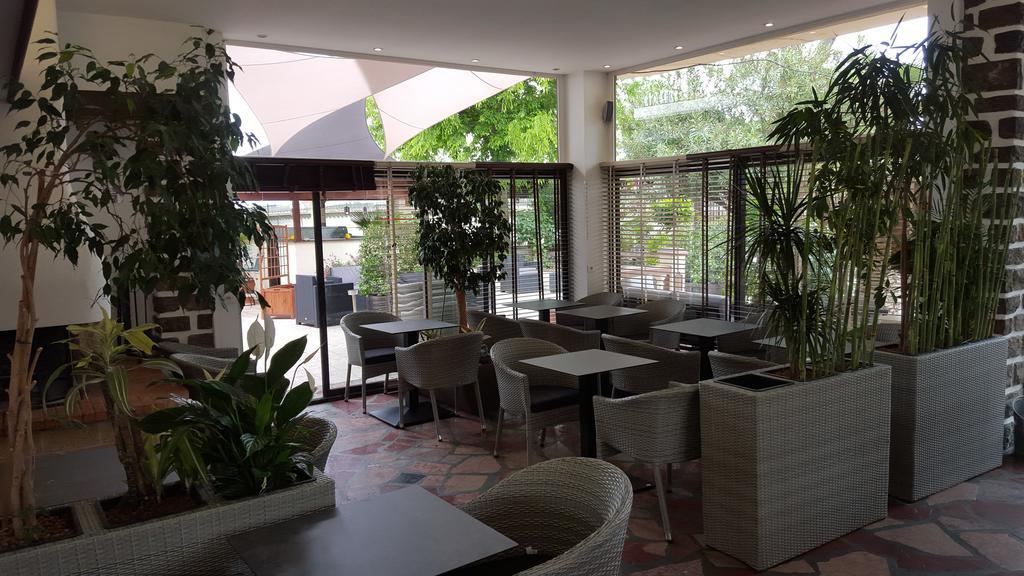 Hôtel restaurant Mon Auberge Lunel  Buitenkant foto